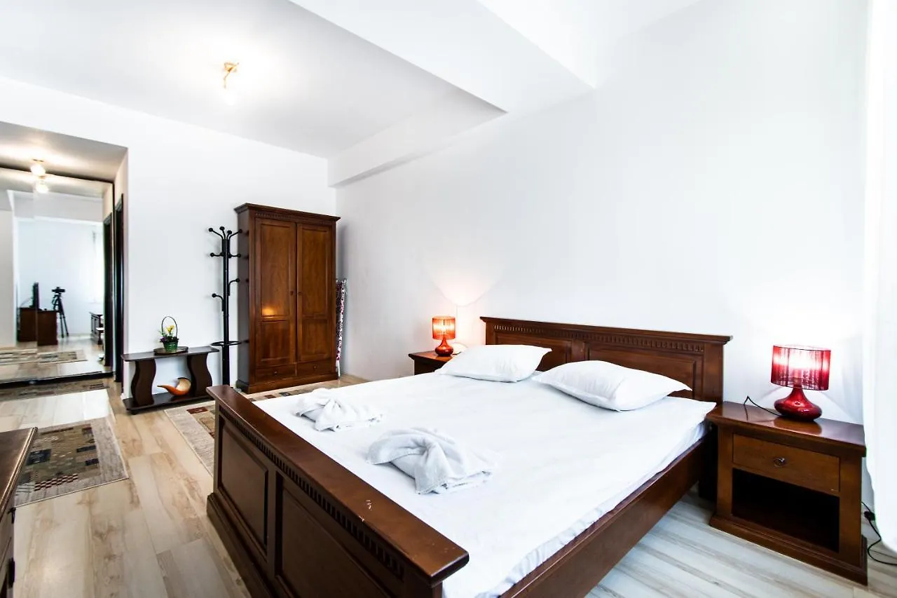 Garden Oasis Studio Bucharest Apartment
